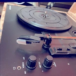 Crosby pink floral record player’